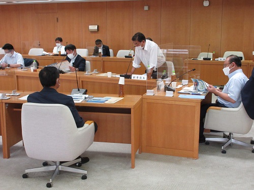 兵庫県庁で説明を受ける様子の写真