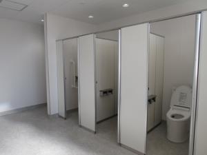 令和4年度 県立高崎商業高等学校普通教室棟トイレ改修建築工事写真
