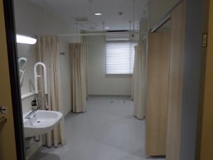 令和4年度 県立二葉特別支援学校寄宿舎棟トイレ改修建築工事写真