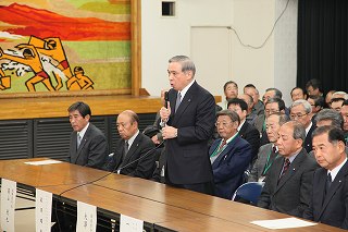 前田大臣会談写真1