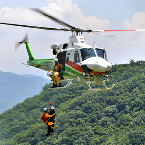 みなかみヘリポートで行われた谷川岳警備隊との合同訓練の写真