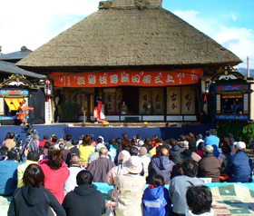 上三原田の歌舞伎舞台の写真