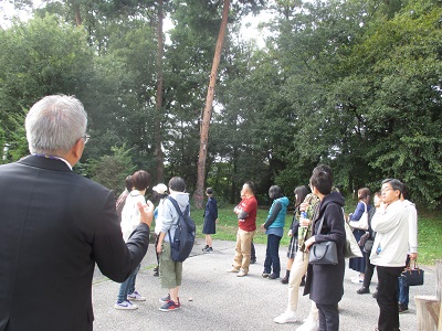 ​学校見学の様子（演習林） の画像