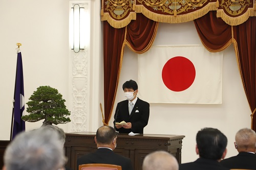 写真：祝辞を述べる山本知事