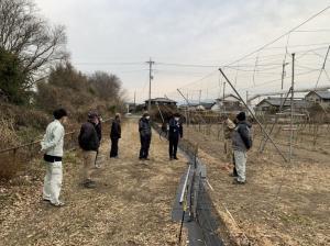 研修会の様子と設置した電気柵の画像