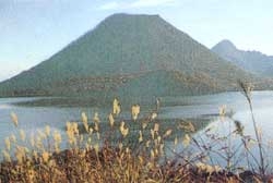 榛名湖と榛名富士の画像