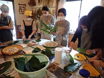 郷土料理つとっこづくりの写真