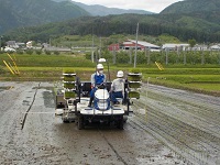 実際に機械に乗って体感の写真