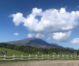 梅雨入り前の浅間山の写真