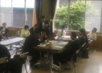 学校班の協議の様子写真