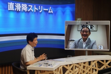 写真：菅長官と対談する山本知事