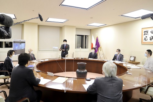 写真3：会議の様子