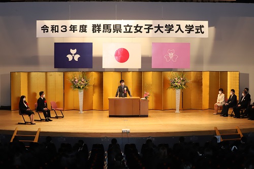 写真：祝辞を述べる山本知事