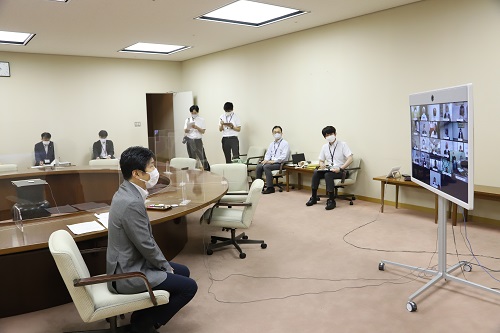 写真1：会議の様子