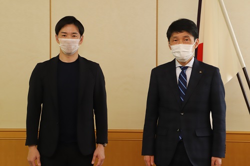 写真：知事と斎藤さんのツーショット