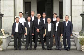 山口県　旧県会議事堂前の画像