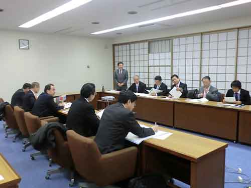 東京都北区議会における調査の様子写真