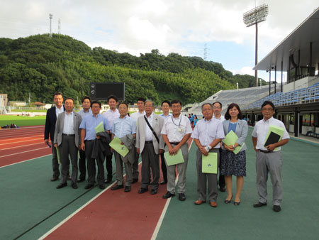 紀三井寺公園陸上競技場にて集合写真