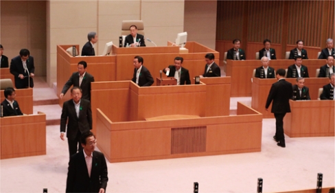 議場　副議長選挙（5月25日）の様子写真