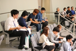 一般質問を傍聴する様子（9月25日） 写真