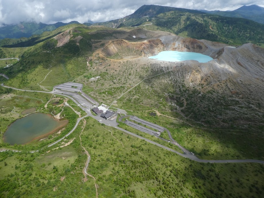 令和2年7月の白根山(湯釜付近)の状況の画像