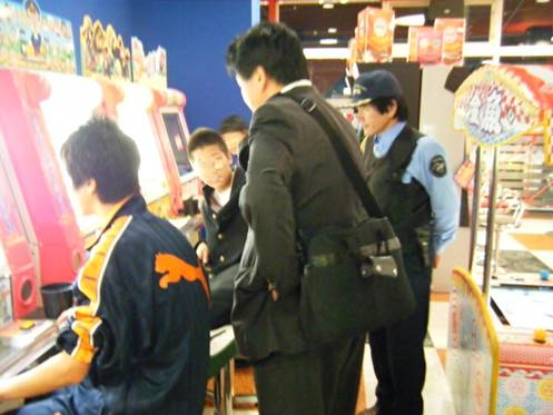 風俗営業所立入り活動の画像