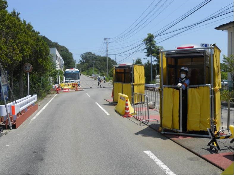 福島第1原発入口の検問活動状況の画像