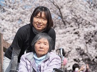 施設長　服部亨子さんの写真