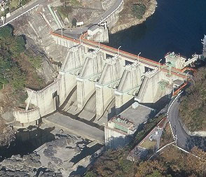 高津戸ダムの写真