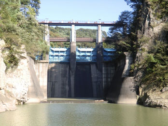 平出ダムの写真