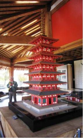 上野国分寺館内展示の七重塔模型の写真