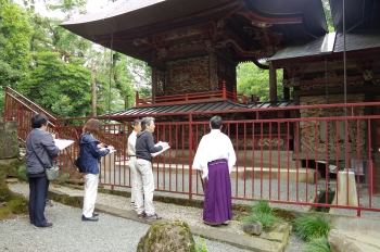 写真1：産泰神社（前橋市）での調査の写真