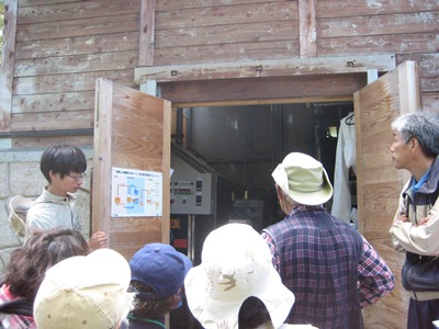 ぐんま環境学校（エコカレッジ）第3日目 尾瀬フィールドワーク（浄化槽の仕組みについての学習）の画像