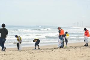 海岸散乱ごみ状況確認の写真1