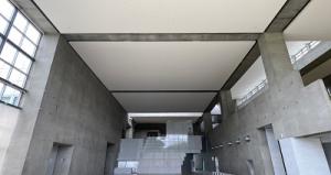 1．近代美術館特定天井耐震改修工事（1期）画像