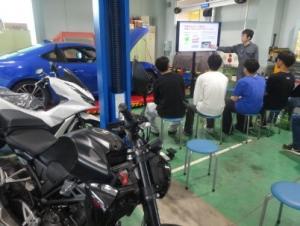 自動車