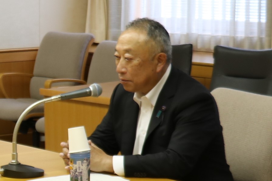 議長のFMぐんま収録風景画像