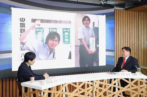 写真：対談する山本知事と宮崎県議
