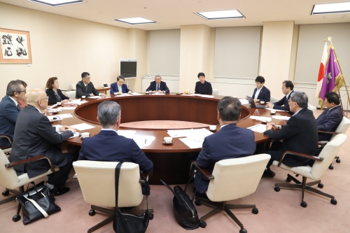 挨拶をする山本知事