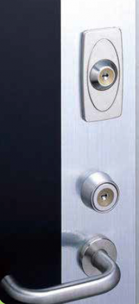 ワンドアツーロックの写真