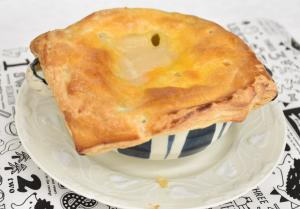 キノコたっぷりポットパイの写真