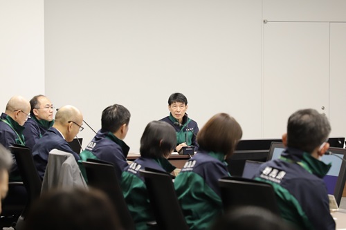 写真:訓練を行う参加者