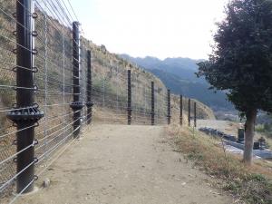 5 社会資本総合整備 杭式崩壊土砂防護柵工 高園寺2（新井土木）写真