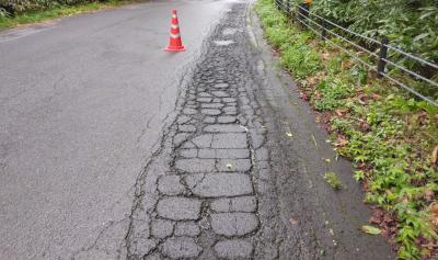 ひび割れの画像