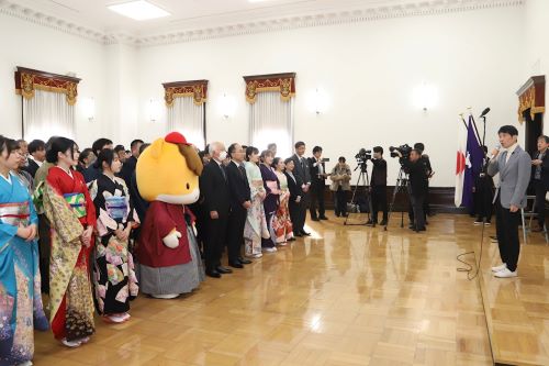 挨拶をする山本知事