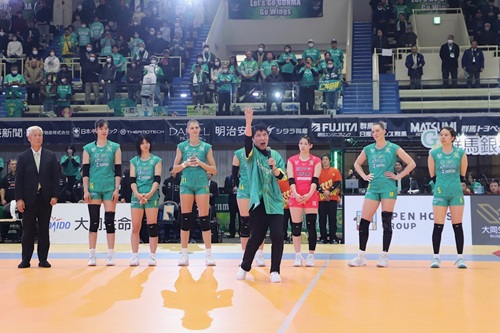 写真：あいさつする山本知事