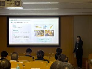 発表の様子の写真
