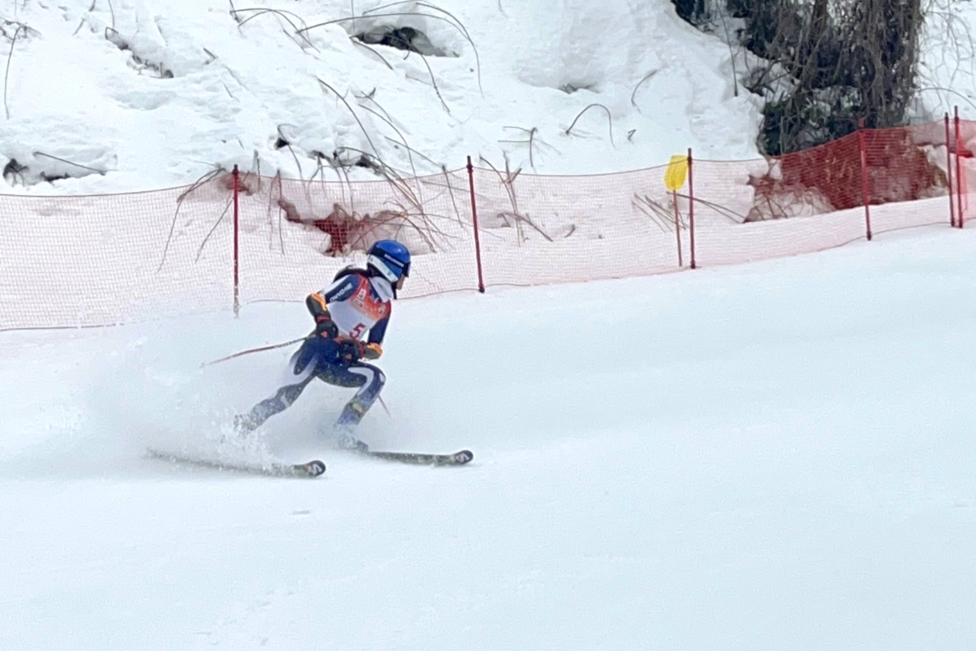 スキー競技フィニッシュ時の写真