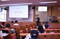 講演の様子写真
