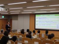 講演の様子写真